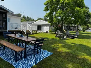 Cozy Cottage, Easy Lake Lifestyle - Image 4