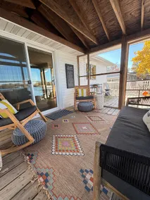 Cozy Cottage, Easy Lake Lifestyle - Image 3