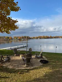 Cozy Cottage, Easy Lake Lifestyle - Image 5