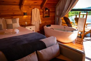 Earth Cabin – Romantic Retreat with Breakfast - Image 4