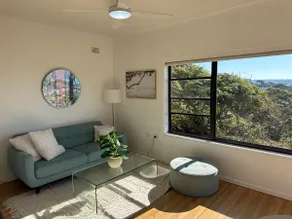 Top Floor Water View Apartment, 1KM to Balmoral - Image 4