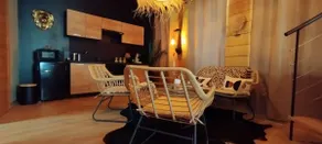 Apartment with large Safari-themed jacuzzi - Image 5
