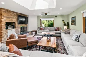 Central Omaha Pool w/ Spa Oasis + 3 Living Rooms - Image 2
