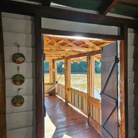 Venice Cabin - Image 5