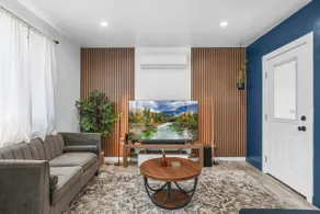 Stylish Home Near DTLA & Disney w/ Mini Golf+EV - Image 3