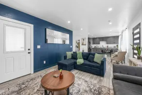 Stylish Home Near DTLA & Disney w/ Mini Golf+EV - Image 2