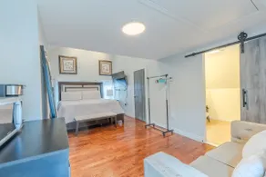 Beautiful cozy loft - Image 3