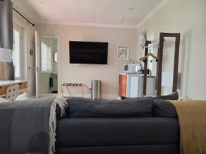 Striped Horse Guest House - Kenilworth Upper - Image 3