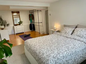 Westshore Pkwy. Large 2 bdrm suite + own yard - Image 3