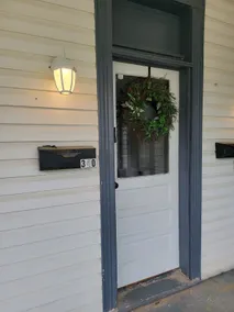 cozy front porch efficiency downtown - Image 4