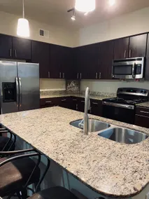 Home Away from Home 2 BDRM 2 Bath Free Parking - Image 5