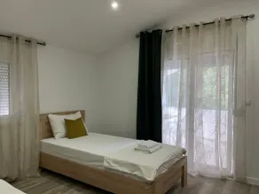 New studio with a view of the greenery - Image 3