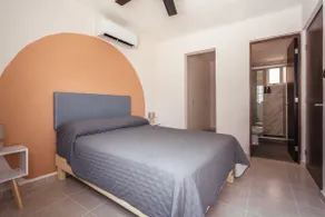 Beautiful Trendy Loft 3 minutes from the beach - Image 2