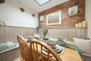 Picturesque Victorian Cottage - Image 4