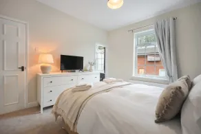 Picturesque Victorian Cottage - Image 3