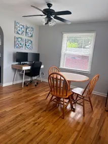 Quaint 2 bed in Champaign - Image 2