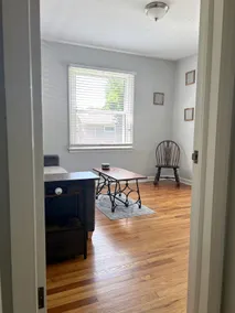 Quaint 2 bed in Champaign - Image 4