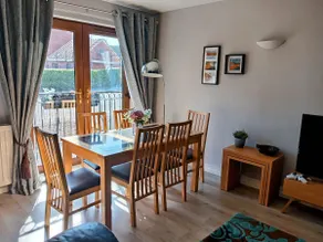 Sea Surfing 2 bed, ground floor apartment - Image 3