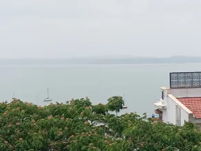 Sea Facing 4bhk Apartment@ Donapuala beach, Panaji - Image 2