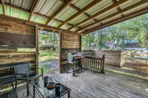 Barnyard Bash | Spacious Home - Image 3