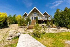 Bay Shore Luxe - Lake Huron Waterfront with Kayaks - Image 4