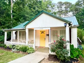 Quaint Cottage: Pet Friendly in Downtown Bremen,Ga - Image 2