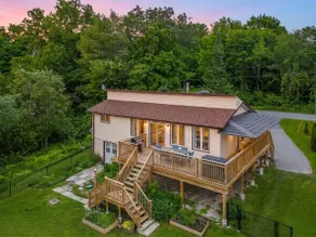 Lakefront Cottage | Firepit | Views | Patio | BBQ - Image 2