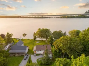 Lakefront Cottage | Firepit | Views | Patio | BBQ - Image 3