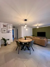 Stylish, modern apartment with sun balcony - Image 2
