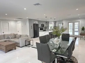 *Cozy 2 BR * Waterfront Home With Heated Pool! - Image 5
