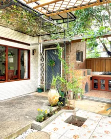 Grandma’s house in the village with back garden - Image 3