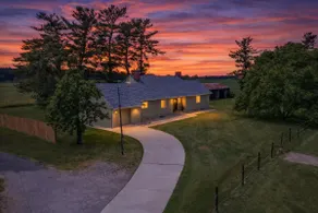 Charming Farmhouse near Frankenmuth & Birch Run - Image 2