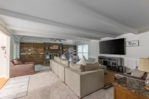 Spacious Home_6BR_Game Room and King Beds_Sleeps15 - Image 3