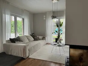 Luxurious Family House - Image 3