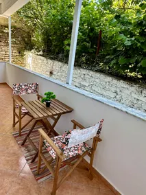 Lovely one-bedroom apartment with free parking - Image 4