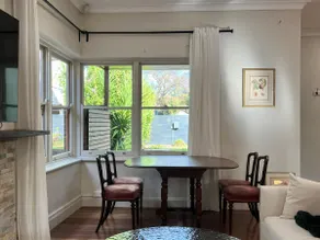 Cozy & Bright Lavender House - Image 5
