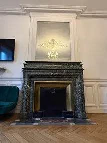 Air-conditioned two-bedroom Haussmann-style apartment in Anse for 4 people, parking - Image 2