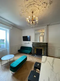 Air-conditioned two-bedroom Haussmann-style apartment in Anse for 4 people, parking - Image 4