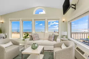 Breathtaking Ocean Front Views! - Image 2
