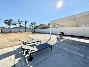 Sun Valley Large Two-Story House Huge Backyard - Image 5