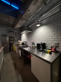Spacious loft, private parking, courtyard and terrace - Image 5