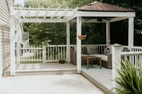3 Bed/2 Bath Cozy Cottage w/ Yard - Image 5