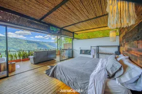 Luxurious cabin with a beautiful view - Image 5