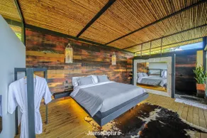 Luxurious cabin with a beautiful view - Image 2