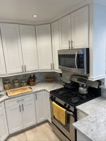 Renovated Jacuzzi Tub Home NYC-LGA-JFK Washer-Dryer - Image 3