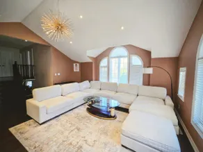 Mid-century Modern Castle | King Bed+Free Parking - Image 2