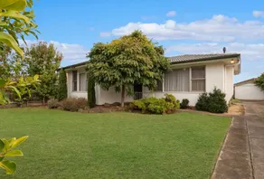 Cozy and Convenient on Moonah - Image 2
