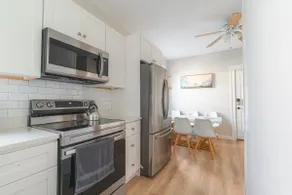 Charming 4 BDR - Walk to Downtown & Free parking! - Image 3