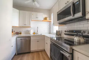 Charming 4 BDR - Walk to Downtown & Free parking! - Image 4
