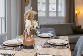 Superb 3-bedroom apartment - free parking - city center - Image 5